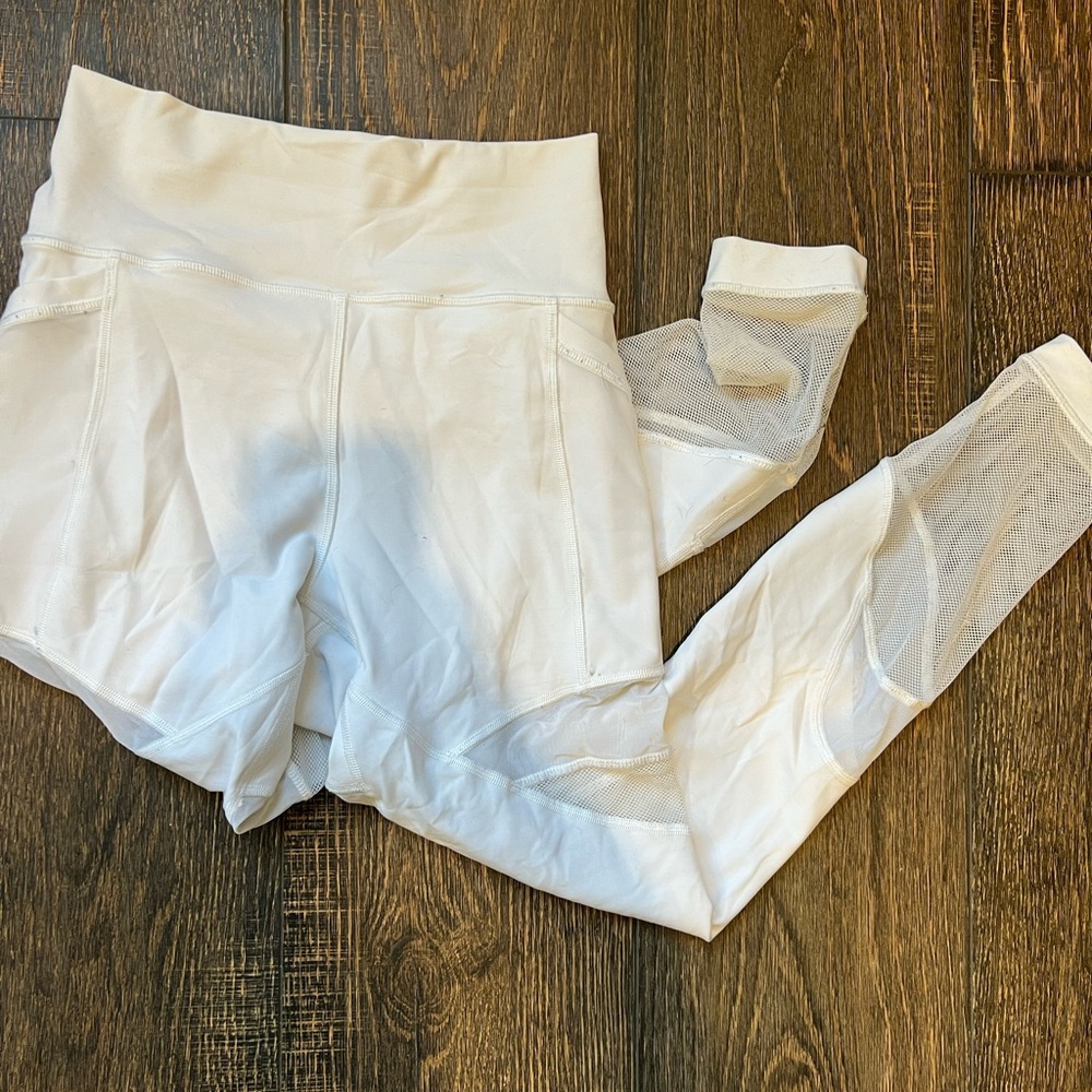 White lululemon leggings